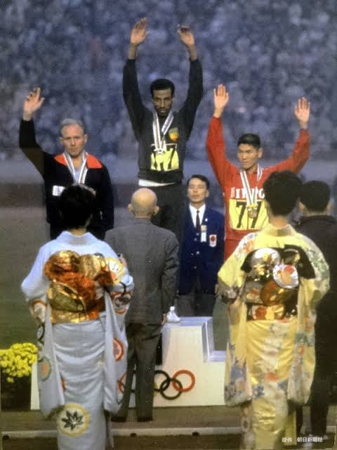 1964年の東京オリンピックの閉会式の衣装